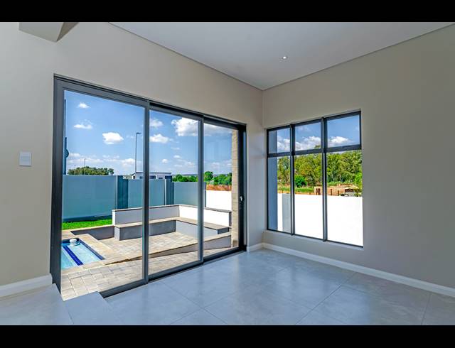 4 BEDROOM FREEHOLD FOR SALE IN OLIFANTSFONTEIN